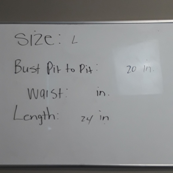 EVAN Picone green ruffled mock wrap top size L - Picture 7 of 7